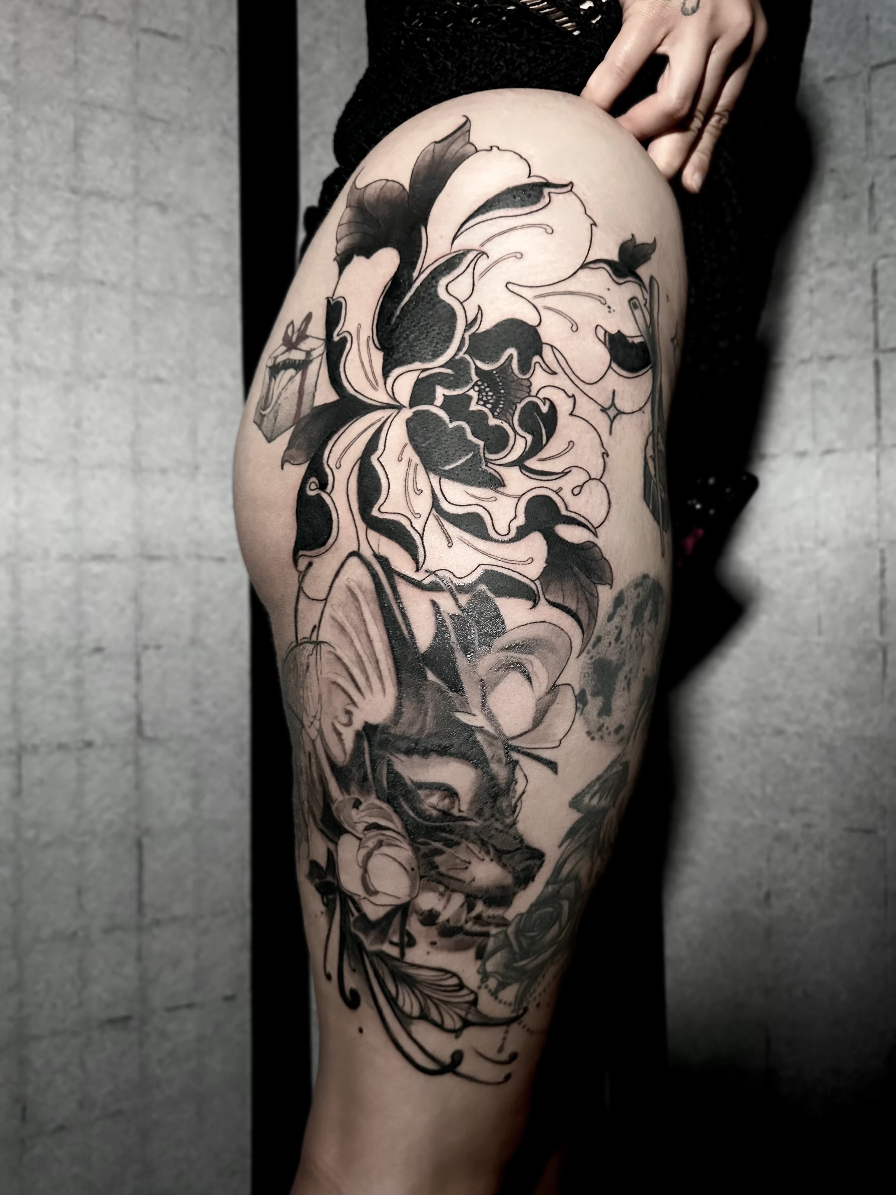 Tatouage renard et fleurs – Dany, LAB Tattoo Lausanne